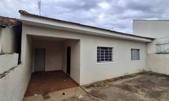 Imagem: 2 dormitórios, 1 banheiros, 2 vagas na