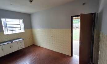 Imagem 3: 2 dormitórios, 1 banheiros, 2 vagas na garagem