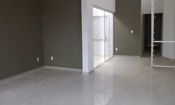 Imagem 2: 3 dormitórios, 2 suíte, 3 banheiro, 2 vagas na garagem, 130M² de Área Construída