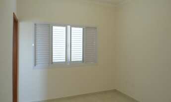 Imagem 5: 3 dormitórios, 1 suítes, 4 banheiro, 2 vagas na garagem, 108M² de Área Construída