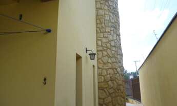 Imagem 2: 4 dormitórios, 1 suítes, 4 banheiro, 4 vagas na garagem, 290M² de Área Construída