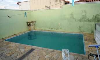 Imagem 2: 3 dormitórios, 1 suítes, 4 banheiro, 6 vagas na garagem, 400M² de Área Construída