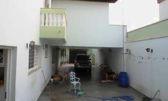 Imagem 4: 3 dormitórios, 1 suítes, 4 banheiro, 6 vagas na garagem, 400M² de Área Construída