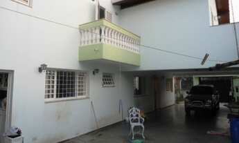 Imagem 6: 3 dormitórios, 1 suítes, 4 banheiro, 6 vagas na garagem, 400M² de Área Construída