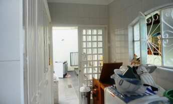 Imagem 7: 3 dormitórios, 1 suítes, 4 banheiro, 6 vagas na garagem, 400M² de Área Construída