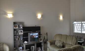 Imagem 4: 3 dormitórios, 1 suítes, 3 banheiro, 2 vagas na garagem, 300M² de Área Construída