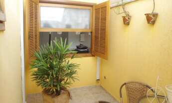 Imagem 2: 3 dormitórios, 1 suítes, 3 banheiro, 2 vagas na garagem, 150M² de Área Construída