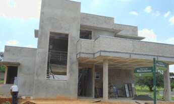 Imagem 2: 3 dormitórios, 3 suíte, 5 banheiro, 2 vagas na garagem, 228M² de Área Construída