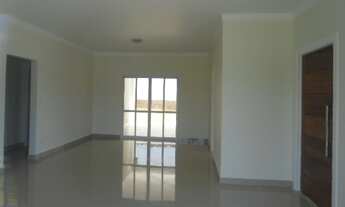 Imagem 2: 3 dormitórios, 3 suíte, 4 banheiro, 2 vagas na garagem, 205M² de Área Construída