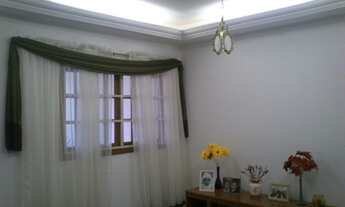 Imagem 2: 3 dormitórios, 1 suítes, 3 banheiro, 2 vagas na garagem, 130M² de Área Construída