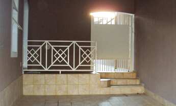 Imagem 2: 3 dormitórios, 1 suítes, 2 banheiro, 2 vagas na garagem, 157M² de Área Construída