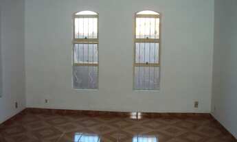 Imagem 5: 3 dormitórios, 1 suítes, 2 banheiro, 2 vagas na garagem, 157M² de Área Construída