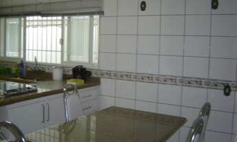 Imagem 7: 3 dormitórios, 1 suítes, 3 banheiro, 2 vagas na garagem, 165M² de Área Construída