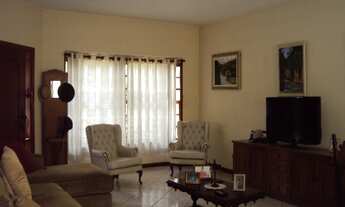 Imagem 2: 5 dormitórios, 1 suítes, 3 banheiro, 4 vagas na garagem, 270M² de Área Construída