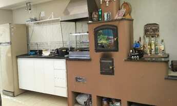 Imagem 3: 3 dormitórios, 1 suítes, 3 banheiro, 4 vagas na garagem, 315M² de Área Construída