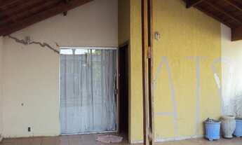 Imagem 2: 4 dormitórios, 1 suítes, 3 banheiro, 7 vagas na garagem, 220M² de Área Construída