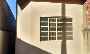 Imagem 4: 2 dormitórios, 1 banheiros, 2 vagas na garagem