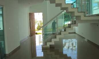 Imagem 6: 3 dormitórios, 3 suíte, 5 banheiro, 4 vagas na garagem, 294M² de Área Construída