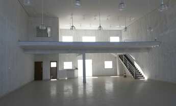 Imagem: 3 banheiro, 8 vagas na garagem, 280M² de