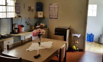 Imagem: 3 dormitórios, 2 banheiro, 1 vaga na garagem