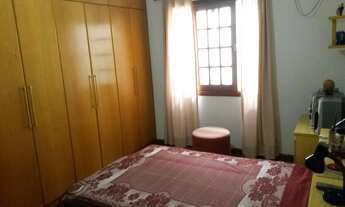 Imagem 2: 4 dormitórios, 2 suíte, 5 banheiro, 2 vagas na garagem, 180M² de Área Construída