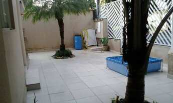 Imagem 2: 2 dormitórios, 1 banheiros, 5 vagas na garagem, 80M² de Área Construída