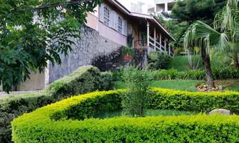 Imagem 1: 4 dormitórios, 4 suíte, 1 banheiros, 3 vagas na garagem, 274M² de Área Construída