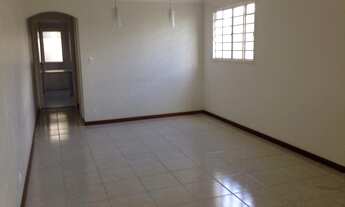 Imagem 6: 3 dormitórios, 1 suítes, 2 banheiro, 2 vagas na garagem, 110M² de Área Construída