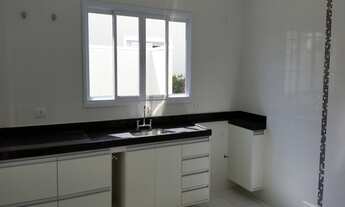 Imagem 2: 3 dormitórios, 3 suíte, 5 banheiro, 4 vagas na garagem, 210M² de Área Construída