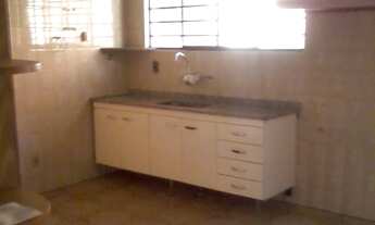 Imagem 4: 3 dormitórios, 3 banheiro, 4 vagas na garagem, 293M² de Área Construída