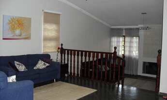 Imagem 5: 4 dormitórios, 2 suíte, 5 banheiro, 2 vagas na garagem, 321M² de Área Construída