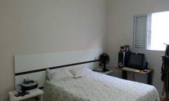 Imagem 2: 3 dormitórios, 1 suítes, 2 banheiro, 2 vagas na garagem, 90M² de Área Construída