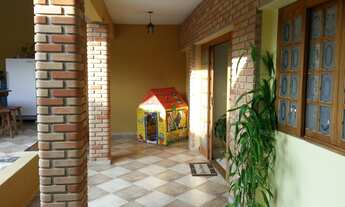 Imagem 3: 3 dormitórios, 1 suítes, 3 banheiro, 2 vagas na garagem, 215M² de Área Construída