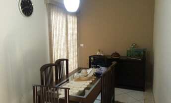 Imagem 6: 3 dormitórios, 1 suítes, 3 banheiro, 2 vagas na garagem, 215M² de Área Construída