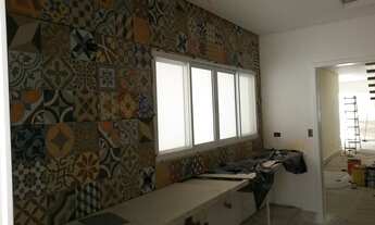 Imagem 1: 3 dormitórios, 3 suíte, 4 banheiro, 2 vagas na garagem, 230M² de Área Construída