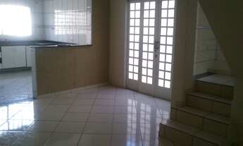 Imagem 4: 3 dormitórios, 1 suítes, 3 banheiro, 3 vagas na garagem, 142M² de Área Construída