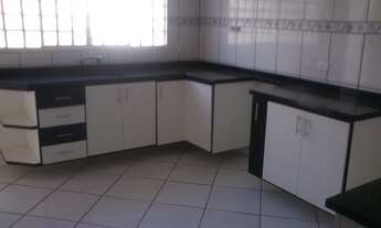 Imagem 5: 3 dormitórios, 1 suítes, 3 banheiro, 3 vagas na garagem, 142M² de Área Construída