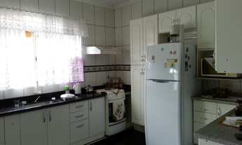 Imagem 3: 3 dormitórios, 1 suítes, 3 banheiro, 2 vagas na garagem, 150M² de Área Construída