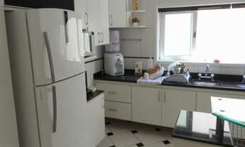 Imagem 3: 3 dormitórios, 2 suíte, 4 banheiro, 4 vagas na garagem, 350M² de Área Construída