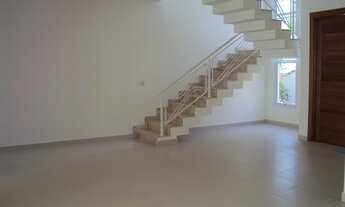 Imagem 2: 3 dormitórios, 3 suíte, 5 banheiro, 2 vagas na garagem