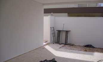 Imagem 2: 3 dormitórios, 3 suíte, 3 banheiro, 2 vagas na garagem, 210M² de Área Construída