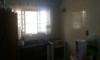 Imagem 4: 3 dormitórios, 1 suítes, 3 banheiro, 2 vagas na garagem, 166M² de Área Construída