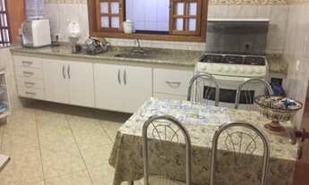 Imagem 6: 3 dormitórios, 1 suítes, 3 banheiro, 8 vagas na garagem, 600M² de Área Construída