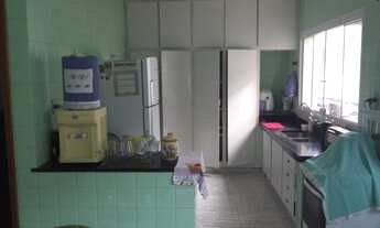 Imagem 6: 3 dormitórios, 1 suítes, 2 banheiro, 2 vagas na garagem, 300M² de Área Construída