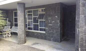 Imagem 2: 3 dormitórios, 1 suítes, 2 banheiro, 2 vagas na garagem, 300M² de Área Construída