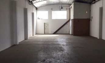 Imagem 1: 2 banheiro, 3 vagas na garagem, 200M² de Área Construída