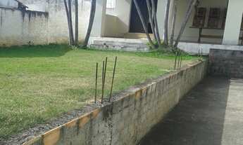 Imagem 2: 4 dormitórios, 1 suítes, 3 banheiro, 4 vagas na garagem, 230M² de Área Construída