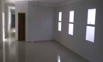 Imagem 2: 4 dormitórios, 4 suíte, 6 banheiro, 2 vagas na garagem, 328M² de Área Construída