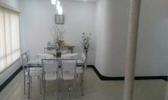 Imagem 2: 3 dormitórios, 3 suíte, 7 banheiro, 4 vagas na garagem, 303M² de Área Construída