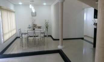 Imagem 4: 3 dormitórios, 3 suíte, 7 banheiro, 4 vagas na garagem, 303M² de Área Construída